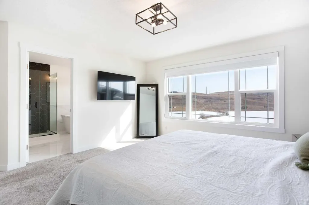 152 Cranbrook Gardens SE Calgary AB T3M 3K6