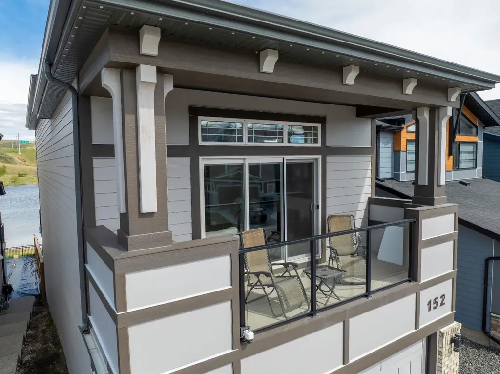152 Cranbrook Gardens SE Calgary AB T3M 3K6
