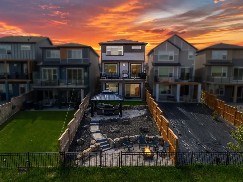 152 Cranbrook Gardens SE Calgary AB T3M 3K6
