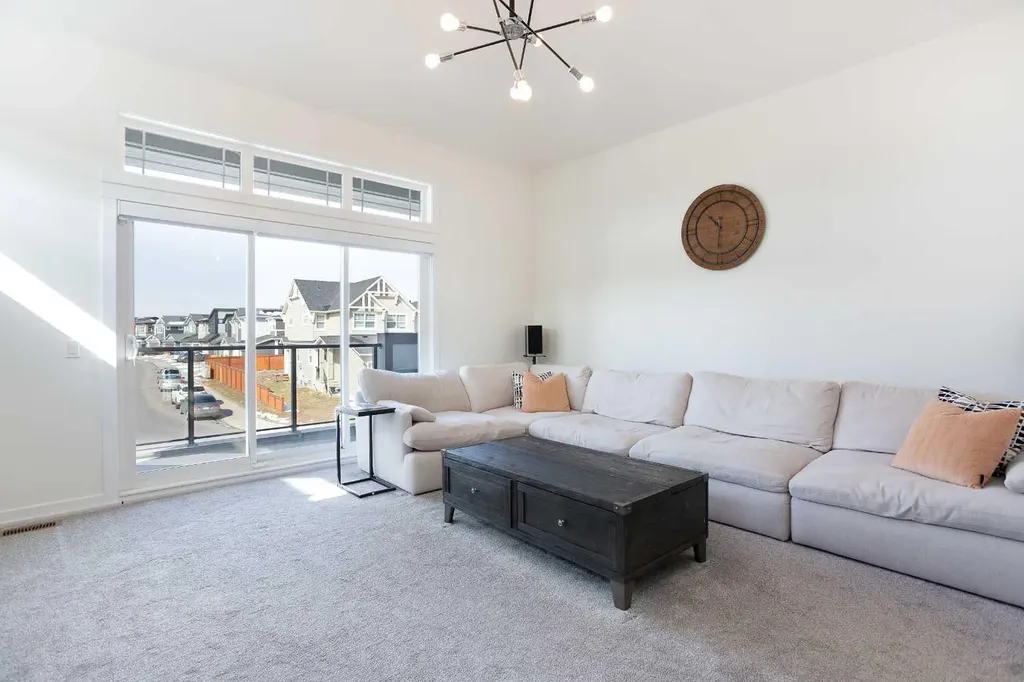 152 Cranbrook Gardens SE Calgary AB T3M 3K6