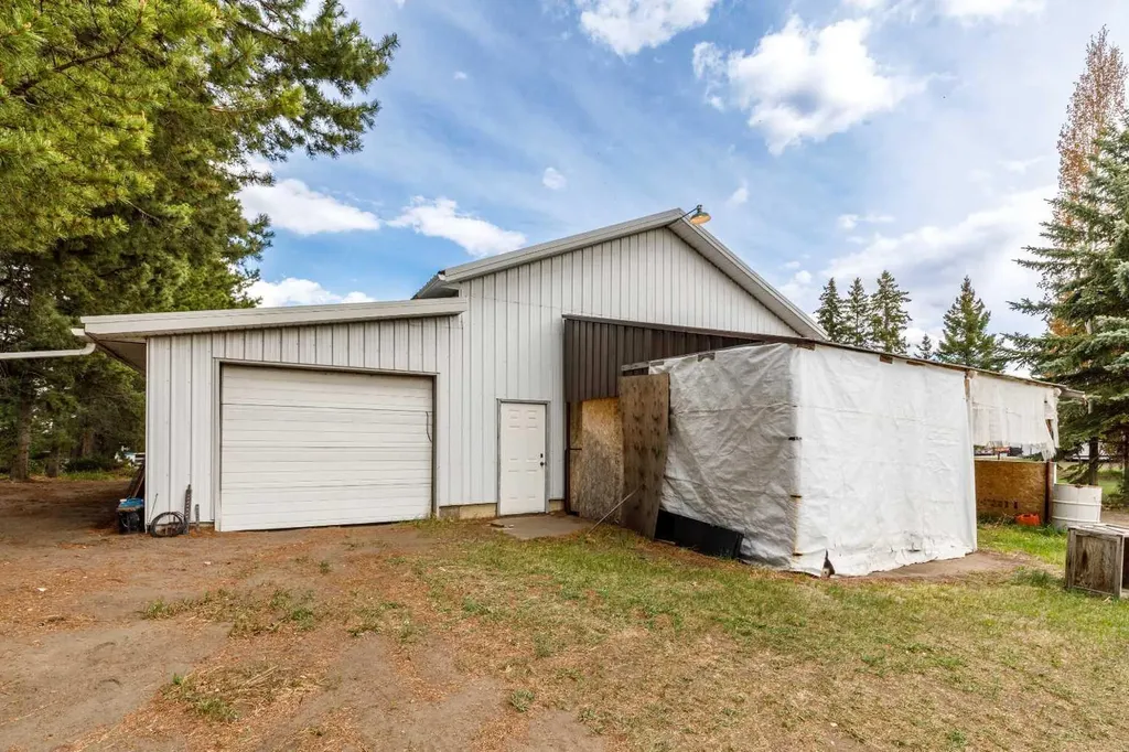 39508B Rr271 Rural Lacombe County AB T0M0J0