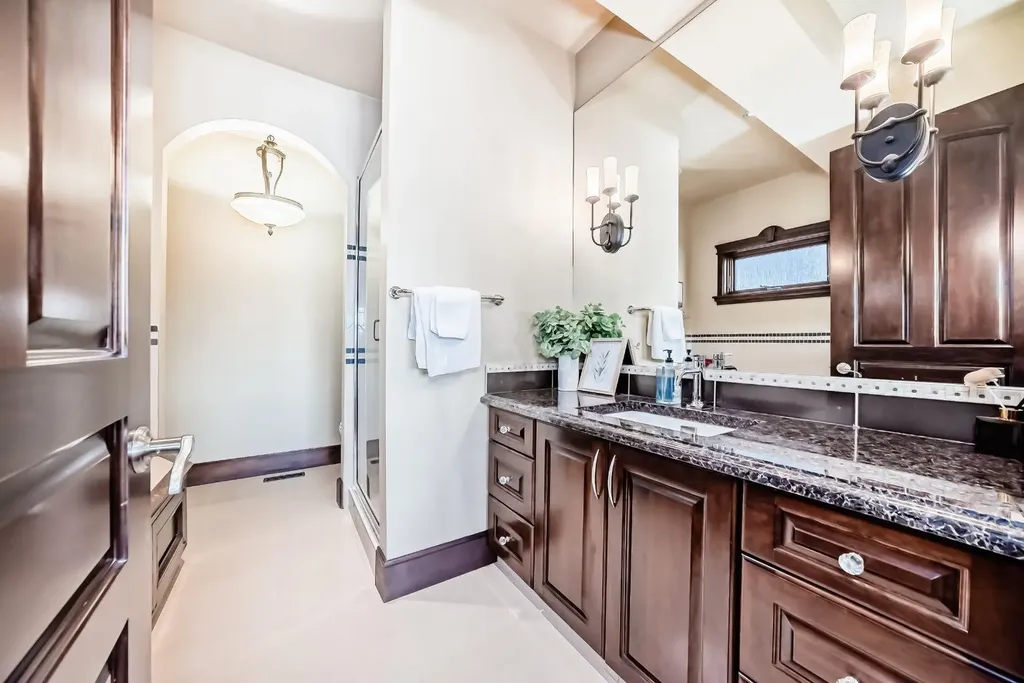 1840 Westmount Boulevard NW Calgary AB T2N 3G8