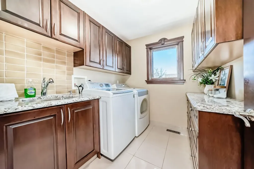 1840 Westmount Boulevard NW Calgary AB T2N 3G8