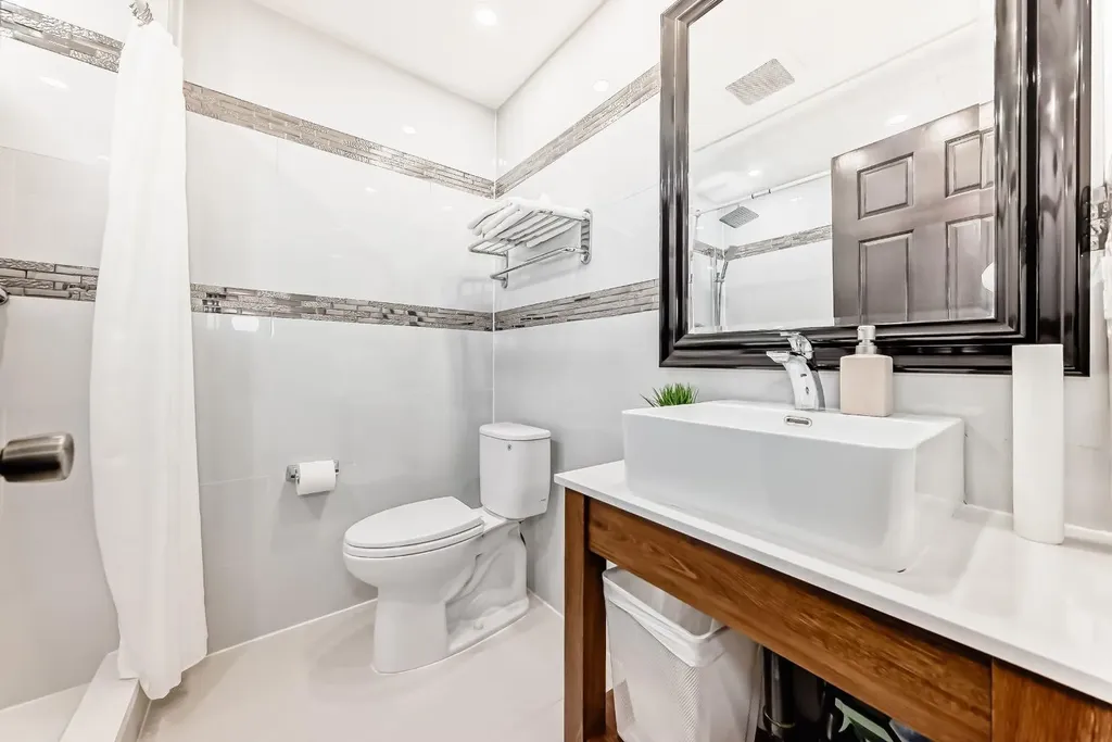 1840 Westmount Boulevard NW Calgary AB T2N 3G8