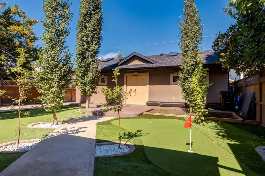 1840 Westmount Boulevard NW Calgary AB T2N 3G8