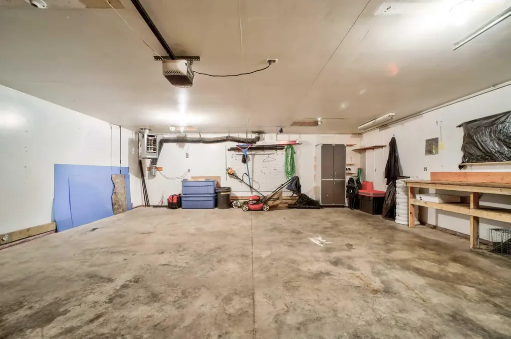 2401 210 Street Bellevue AB T0K 0C0