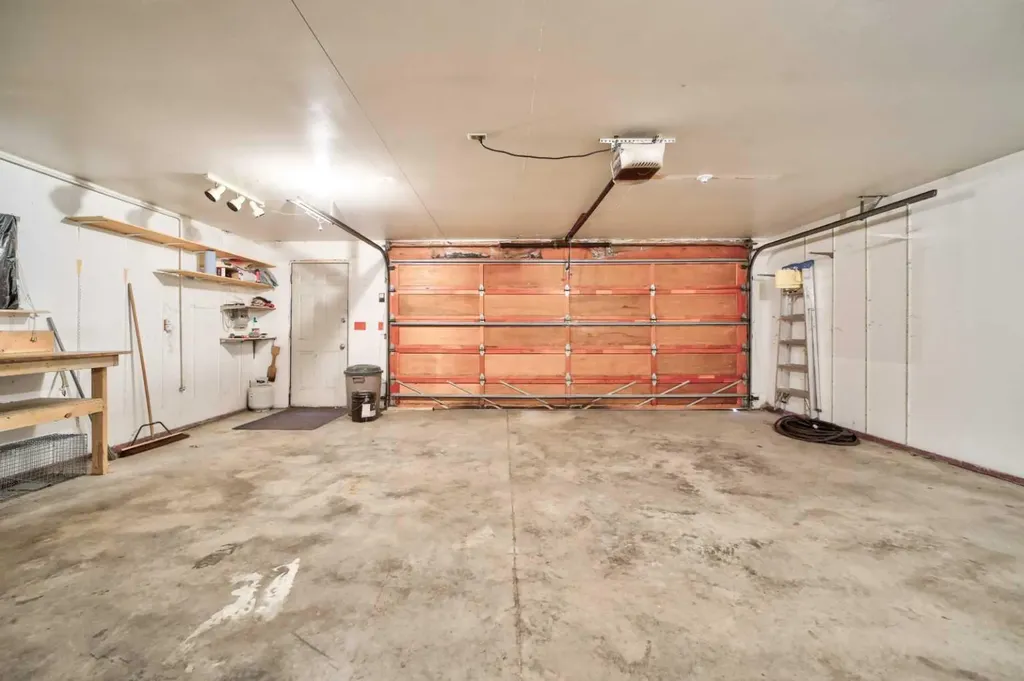 2401 210 Street Bellevue AB T0K 0C0