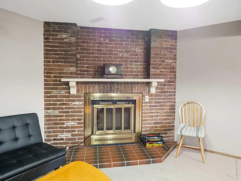 93 Crawford Street Red Deer AB T4P 2G4