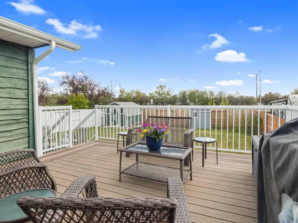 93 Crawford Street Red Deer AB T4P 2G4