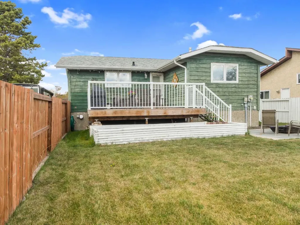 93 Crawford Street Red Deer AB T4P 2G4