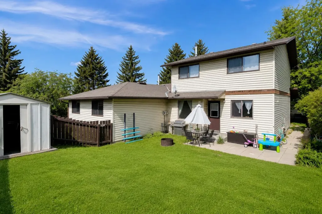 140 Dalhousie Road NW Calgary AB T3A 2H1