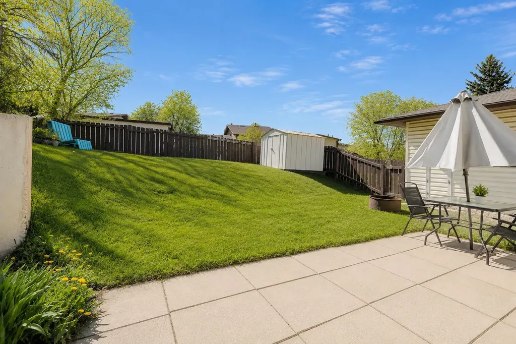 140 Dalhousie Road NW Calgary AB T3A 2H1