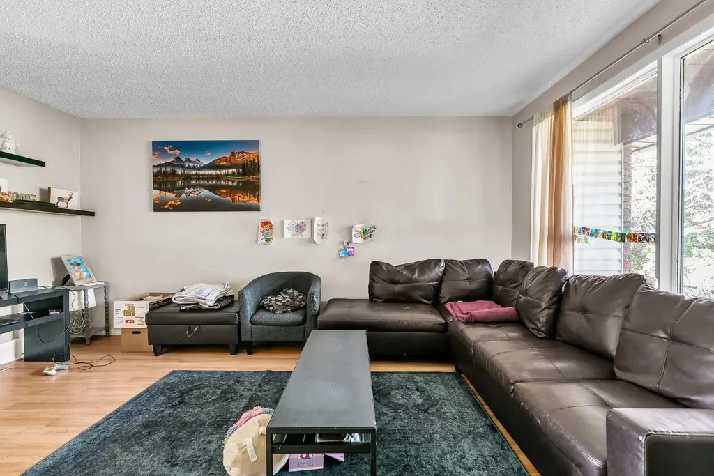 140 Dalhousie Road NW Calgary AB T3A 2H1
