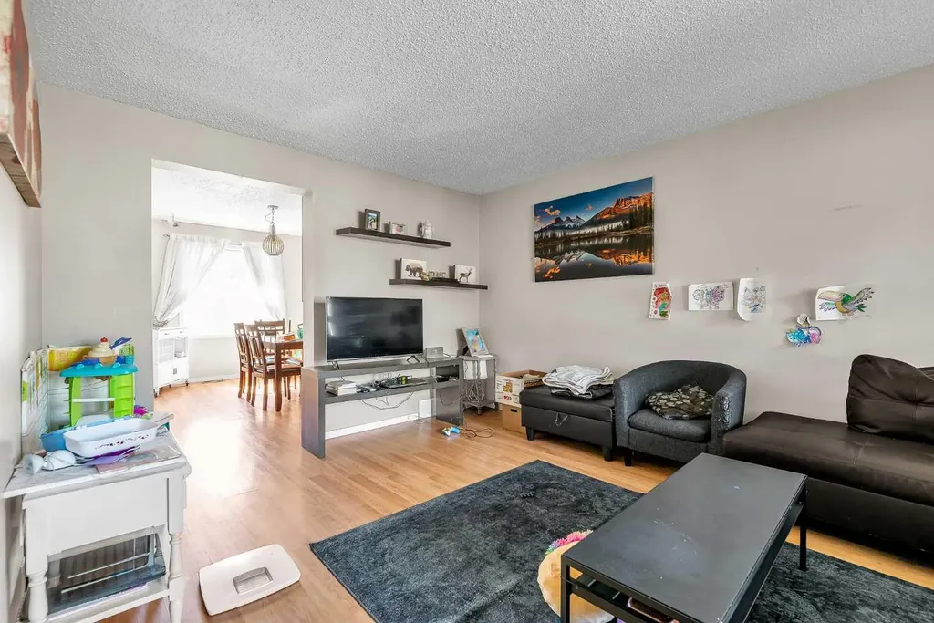 140 Dalhousie Road NW Calgary AB T3A 2H1