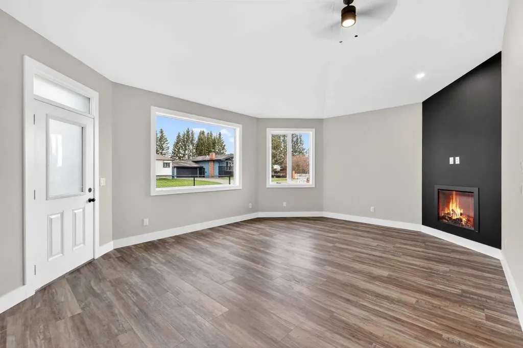 610 4 Avenue SW Sundre AB T0M1X0
