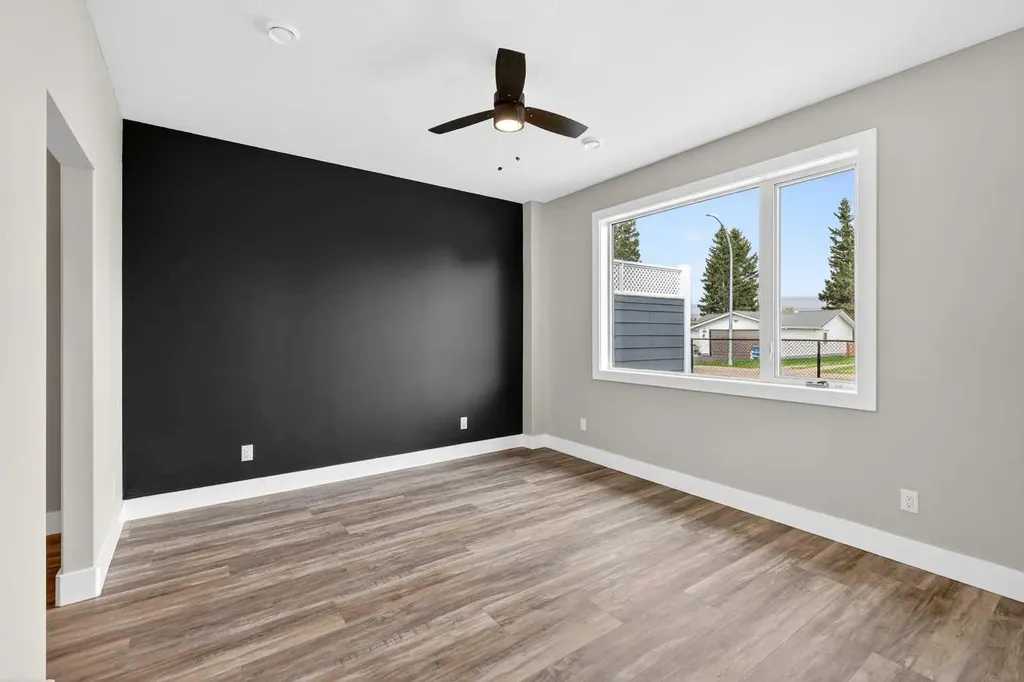 610 4 Avenue SW Sundre AB T0M1X0