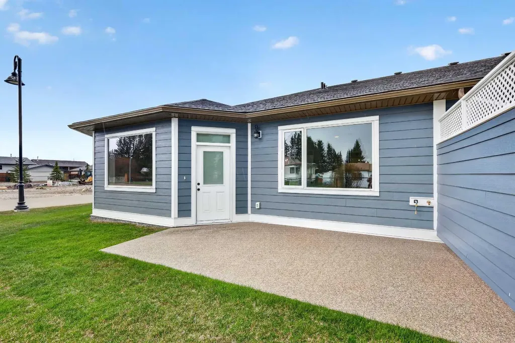 610 4 Avenue SW Sundre AB T0M1X0