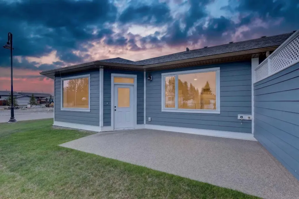 610 4 Avenue SW Sundre AB T0M1X0