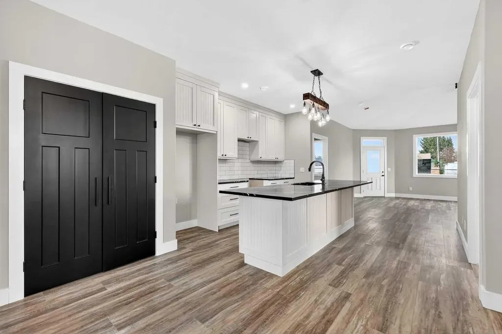 610 4 Avenue SW Sundre AB T0M1X0
