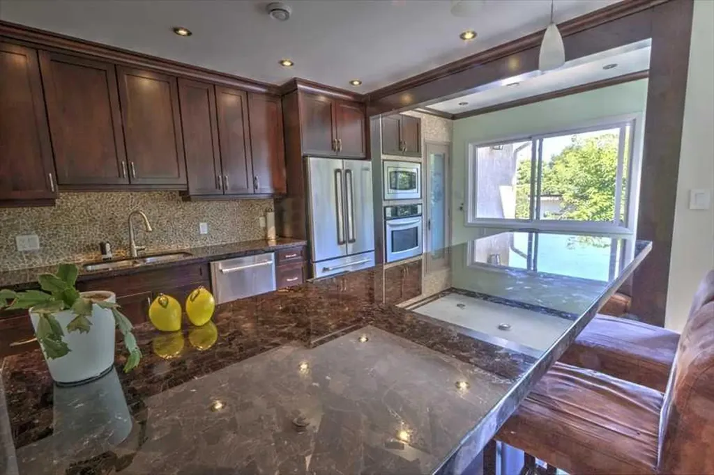 1604 Scotland Street SW Calgary AB T3C 2L5