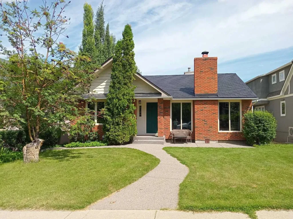 1604 Scotland Street SW Calgary AB T3C 2L5