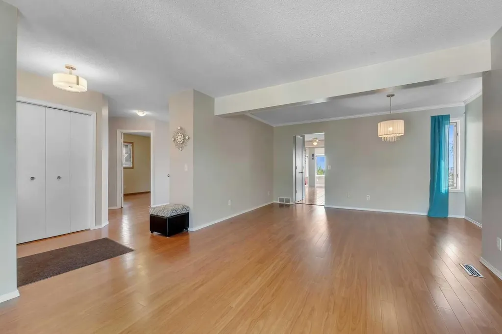 271 Arbour Lake Way NW Calgary AB T3G 3Z7