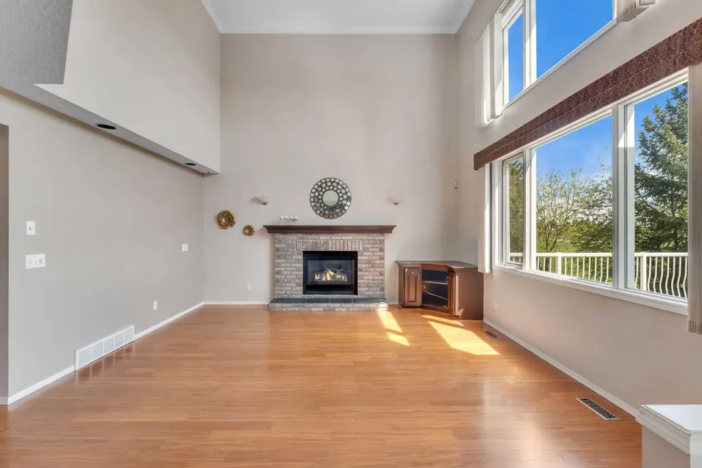 271 Arbour Lake Way NW Calgary AB T3G 3Z7