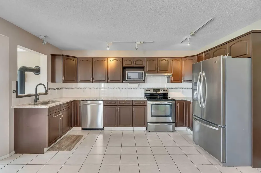 271 Arbour Lake Way NW Calgary AB T3G 3Z7