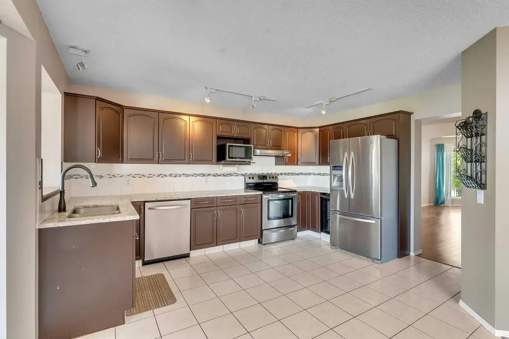 271 Arbour Lake Way NW Calgary AB T3G 3Z7