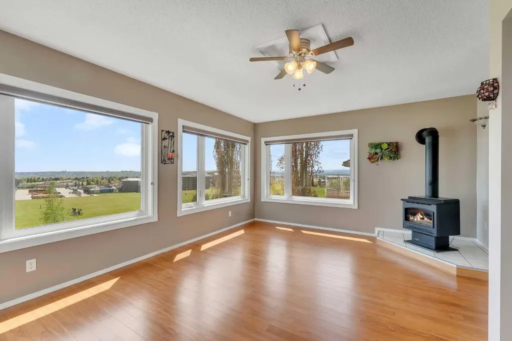 271 Arbour Lake Way NW Calgary AB T3G 3Z7