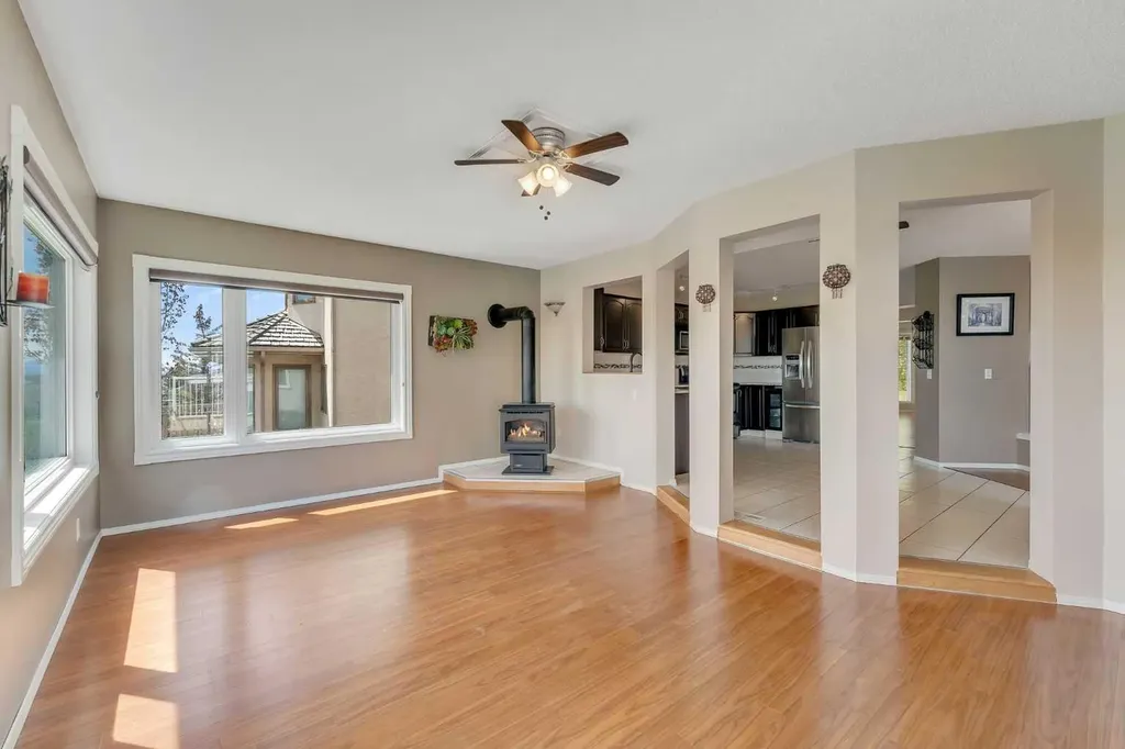 271 Arbour Lake Way NW Calgary AB T3G 3Z7