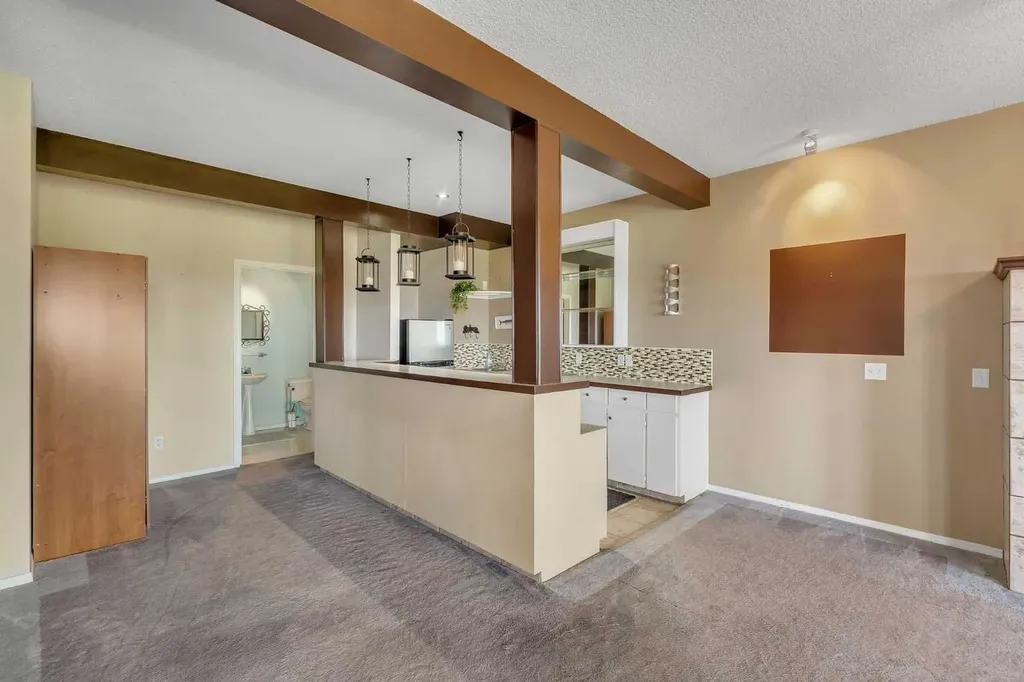 271 Arbour Lake Way NW Calgary AB T3G 3Z7