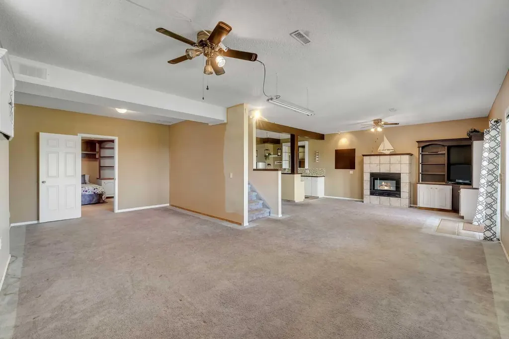 271 Arbour Lake Way NW Calgary AB T3G 3Z7