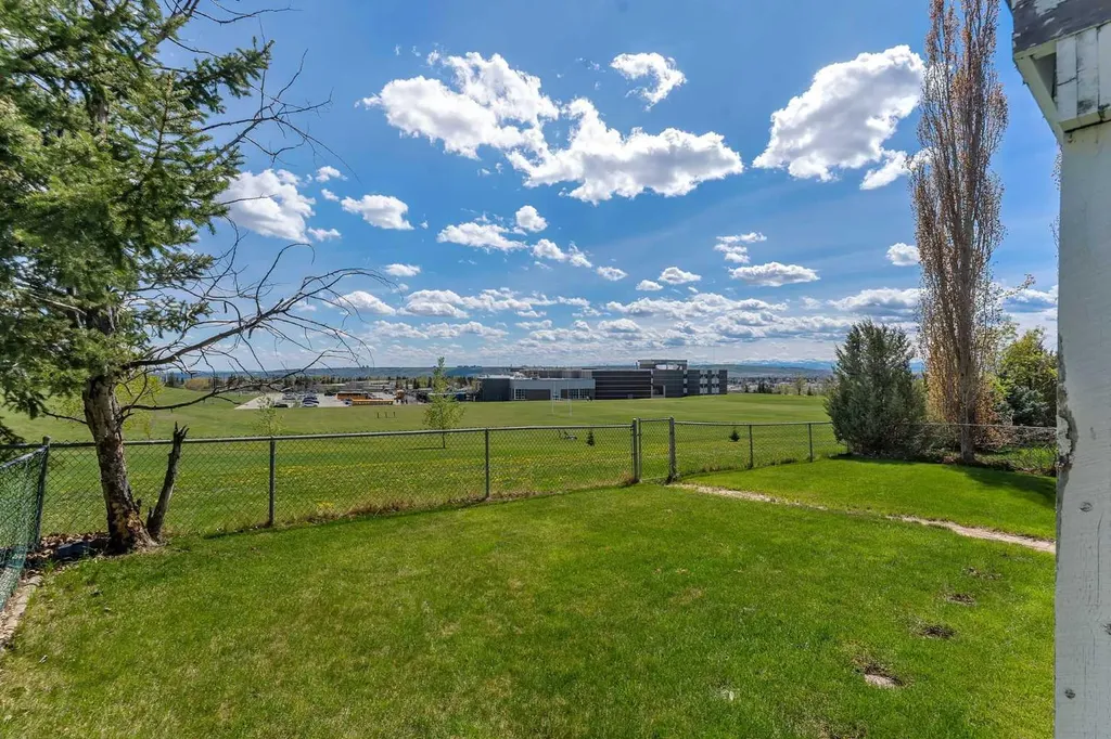 271 Arbour Lake Way NW Calgary AB T3G 3Z7