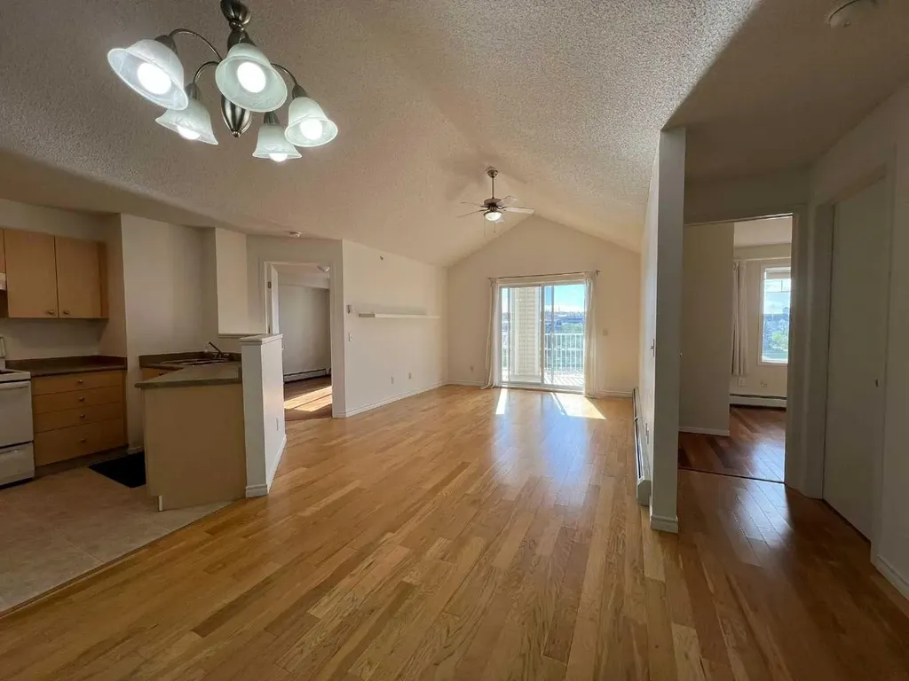 16 Country Village Bay NE Calgary AB t3k 5y9