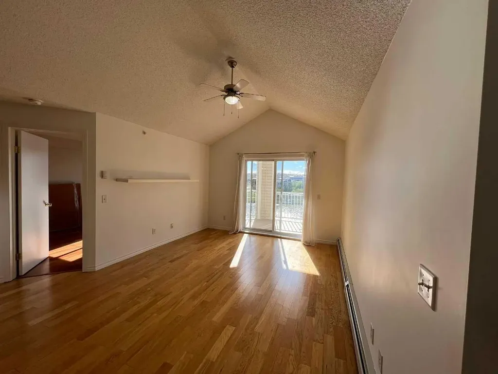 16 Country Village Bay NE Calgary AB t3k 5y9