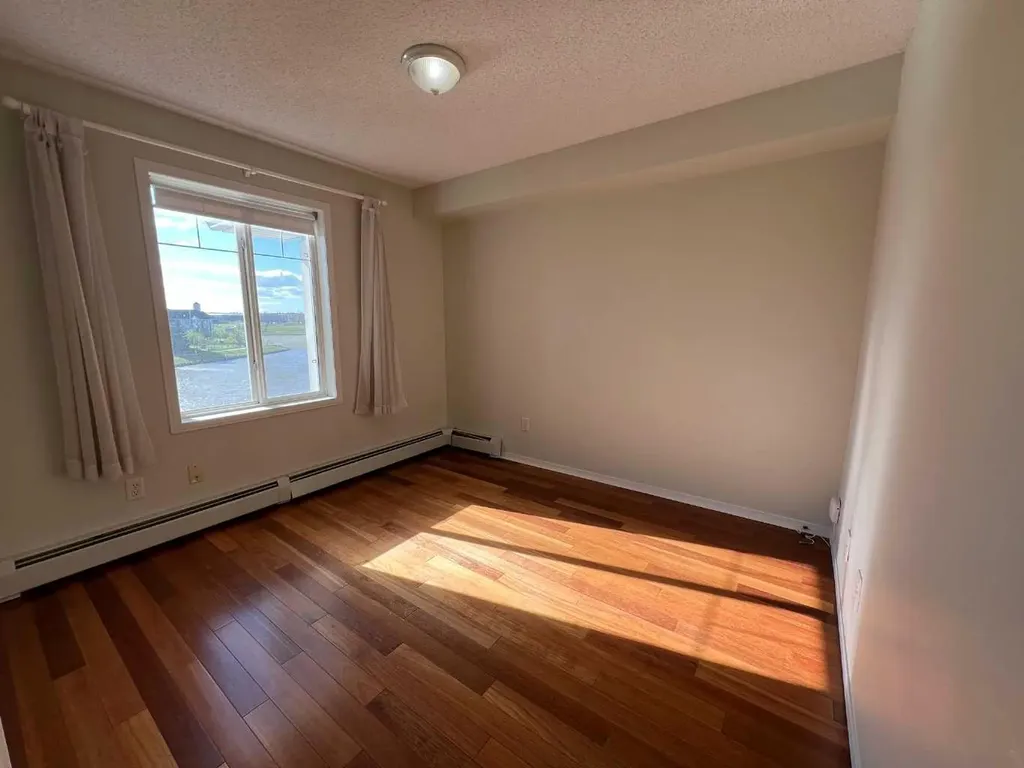 16 Country Village Bay NE Calgary AB t3k 5y9
