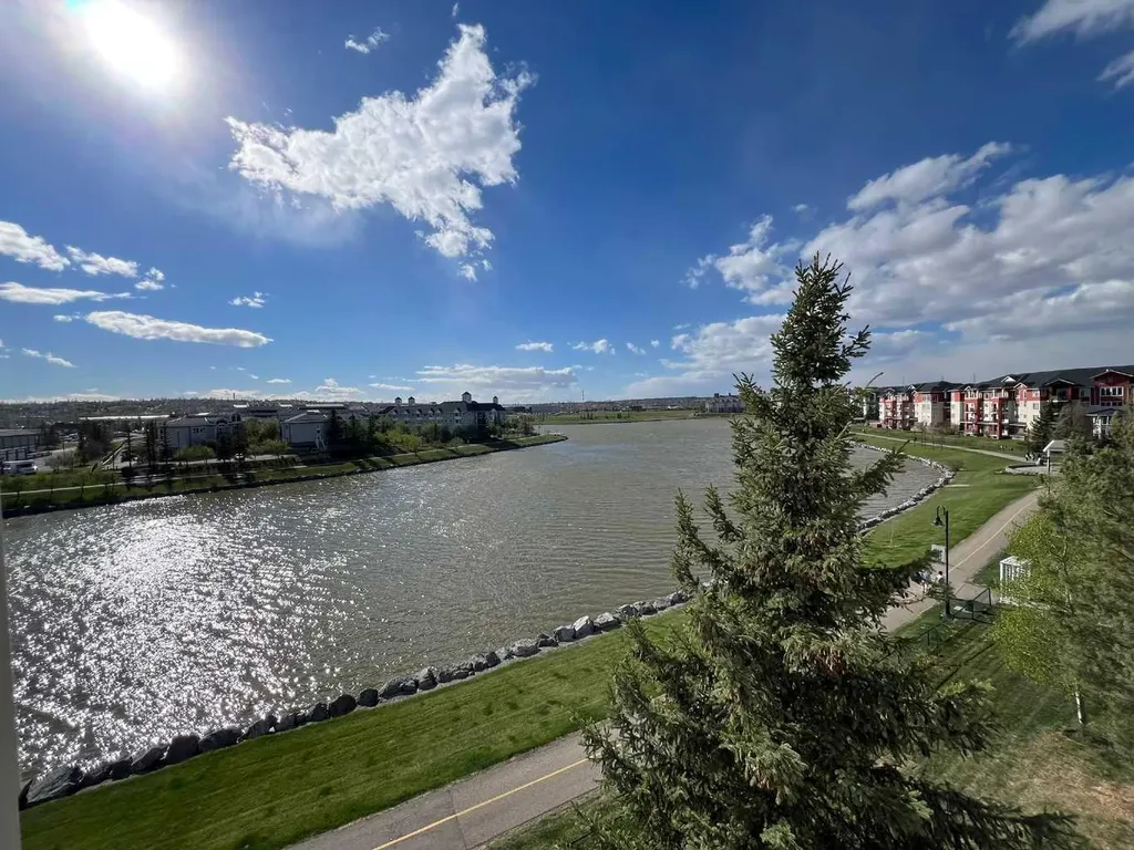 16 Country Village Bay NE Calgary AB t3k 5y9