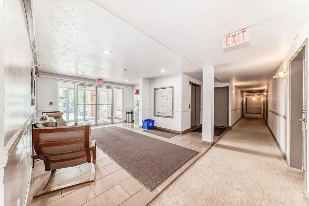 16 Country Village Bay NE Calgary AB t3k 5y9