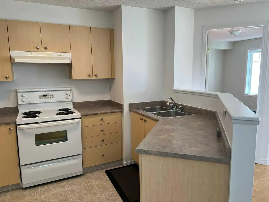 16 Country Village Bay NE Calgary AB t3k 5y9