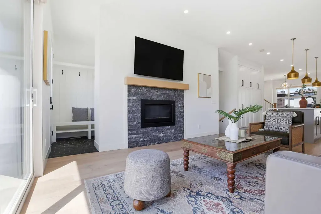 2635 34 Street SW Calgary AB T3E 2W6