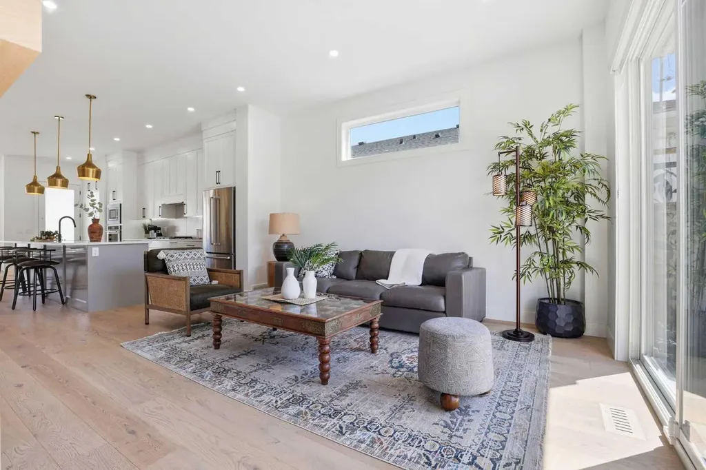 2635 34 Street SW Calgary AB T3E 2W6