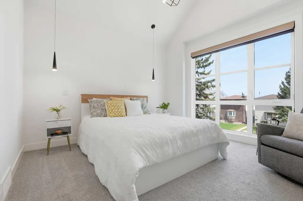 2635 34 Street SW Calgary AB T3E 2W6