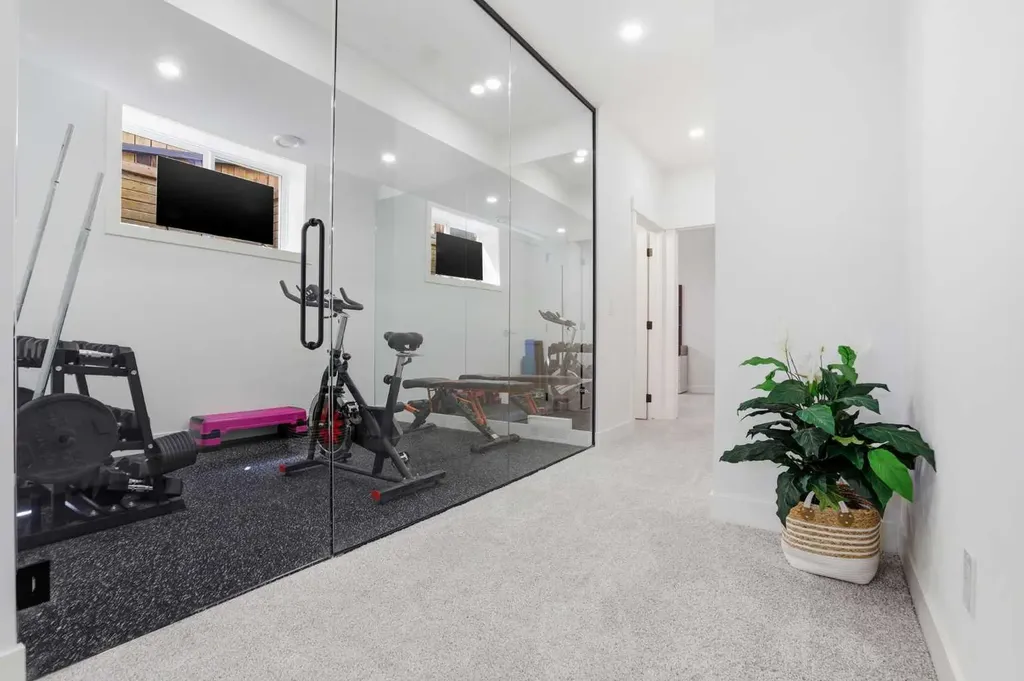 2635 34 Street SW Calgary AB T3E 2W6