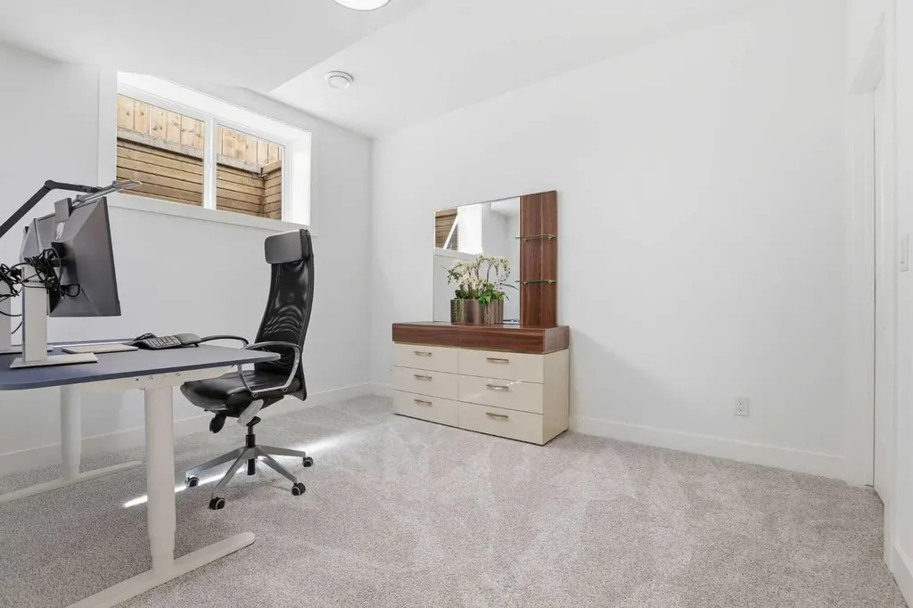 2635 34 Street SW Calgary AB T3E 2W6