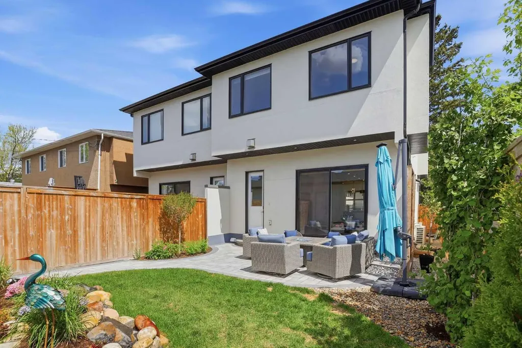 2635 34 Street SW Calgary AB T3E 2W6