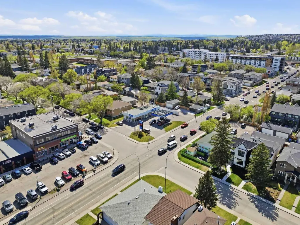 2635 34 Street SW Calgary AB T3E 2W6