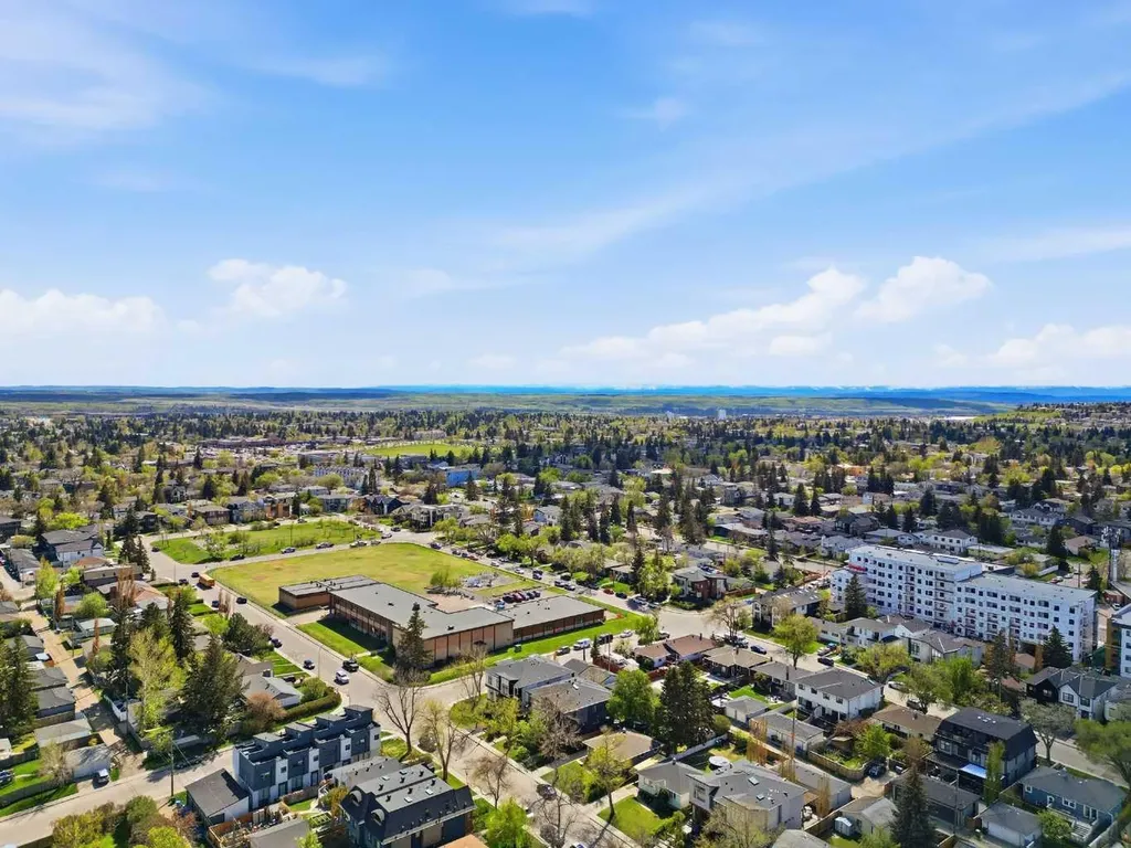 2635 34 Street SW Calgary AB T3E 2W6