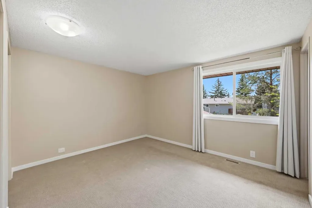 156 Templeview Place NE Calgary AB T1Y 3S2