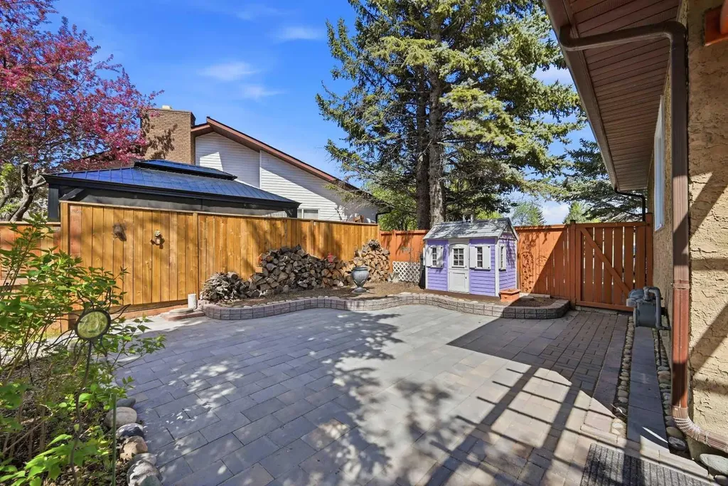 156 Templeview Place NE Calgary AB T1Y 3S2